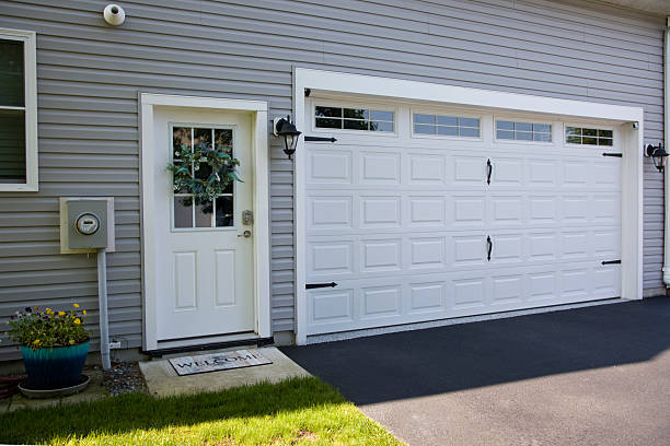 24/7 Emergency Garage Door Panel Replacement experts in Love County County, OK
